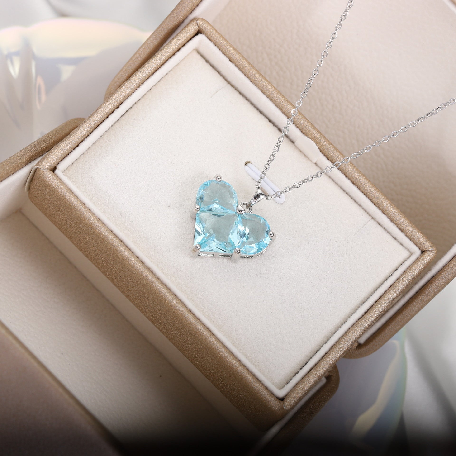 Al por mayor de nuevos collares de amor de acero inoxidable